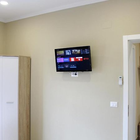 Apartamento 2V1 - Myslym Shyri Tirana Exterior foto