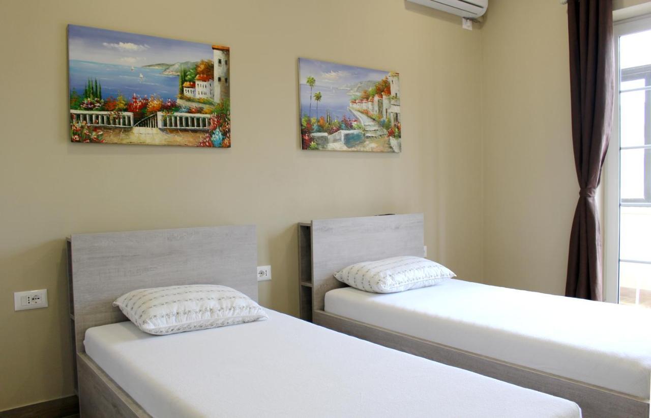 Apartamento 2V1 - Myslym Shyri Tirana Exterior foto