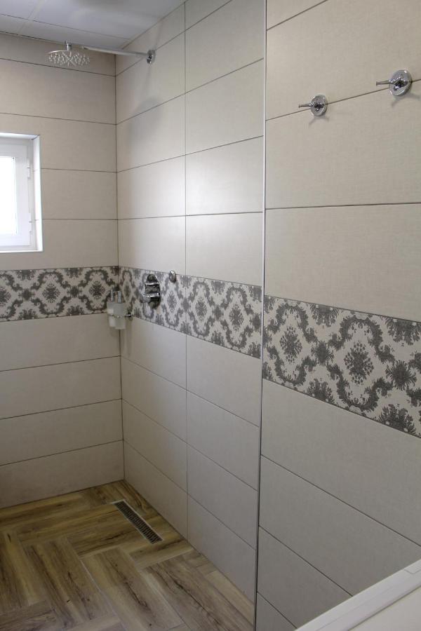 Apartamento 2V1 - Myslym Shyri Tirana Exterior foto