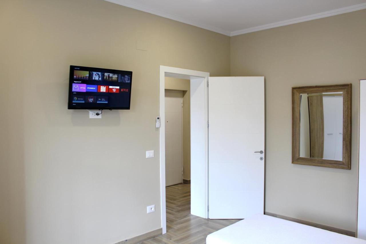 Apartamento 2V1 - Myslym Shyri Tirana Exterior foto