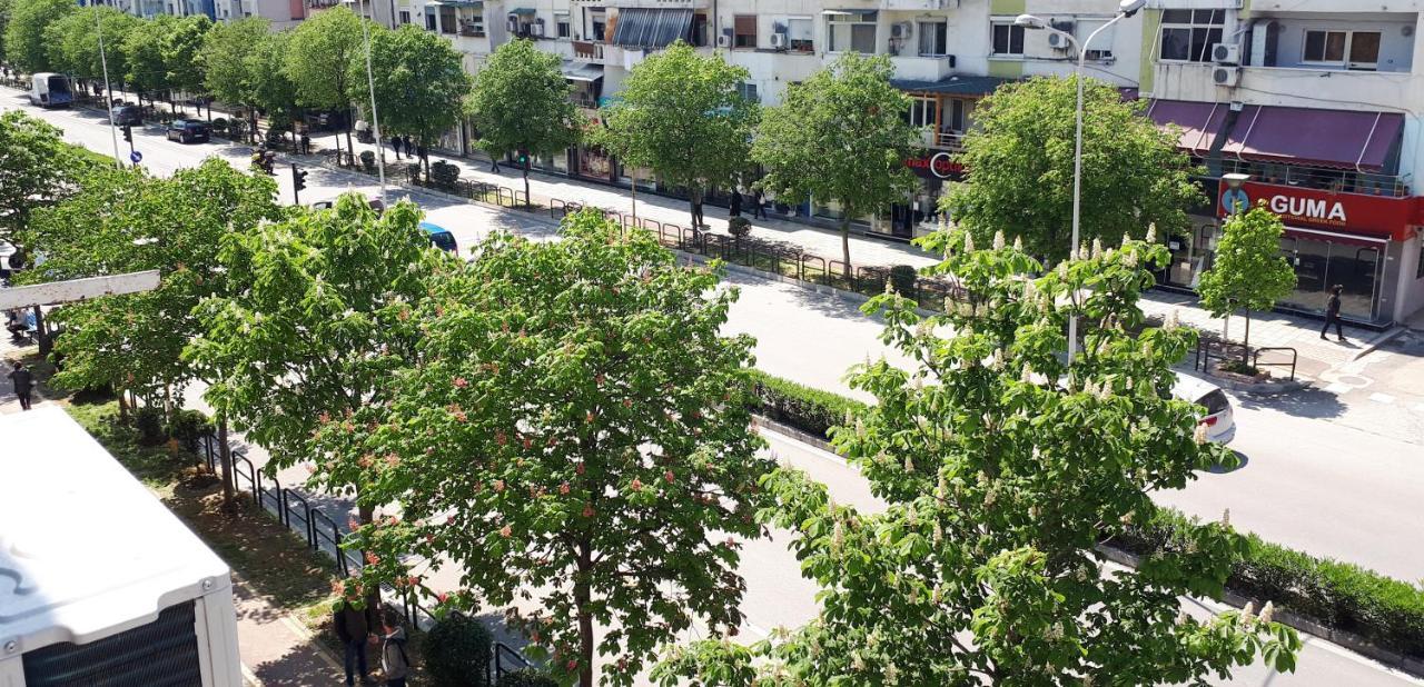 Apartamento 2V1 - Myslym Shyri Tirana Exterior foto
