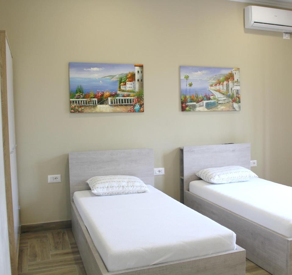 Apartamento 2V1 - Myslym Shyri Tirana Exterior foto